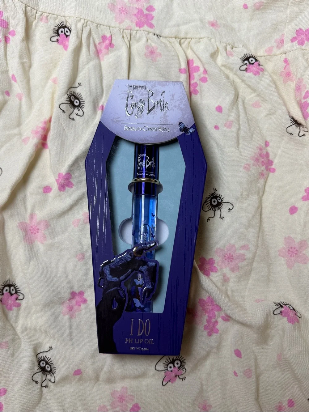 Beauty Creations Corpse Bride-Inspired Make up accessories